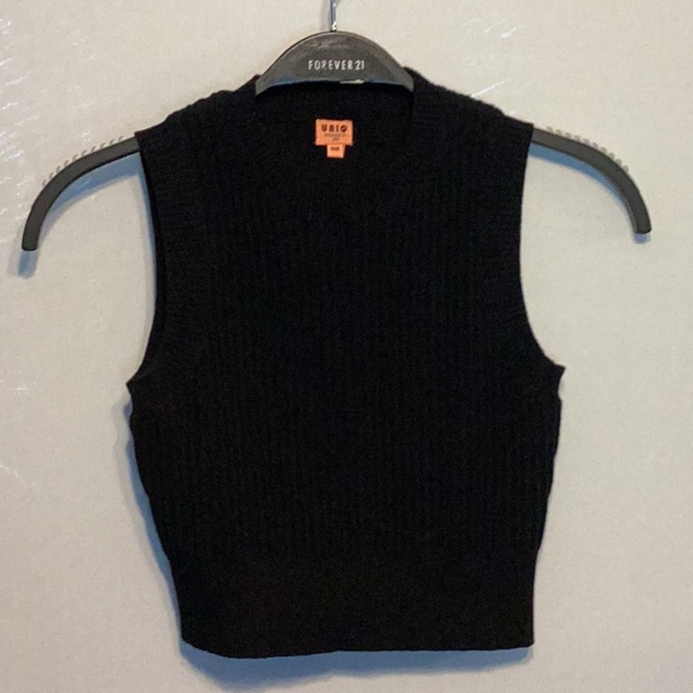 Uniq knit cropped top size small
